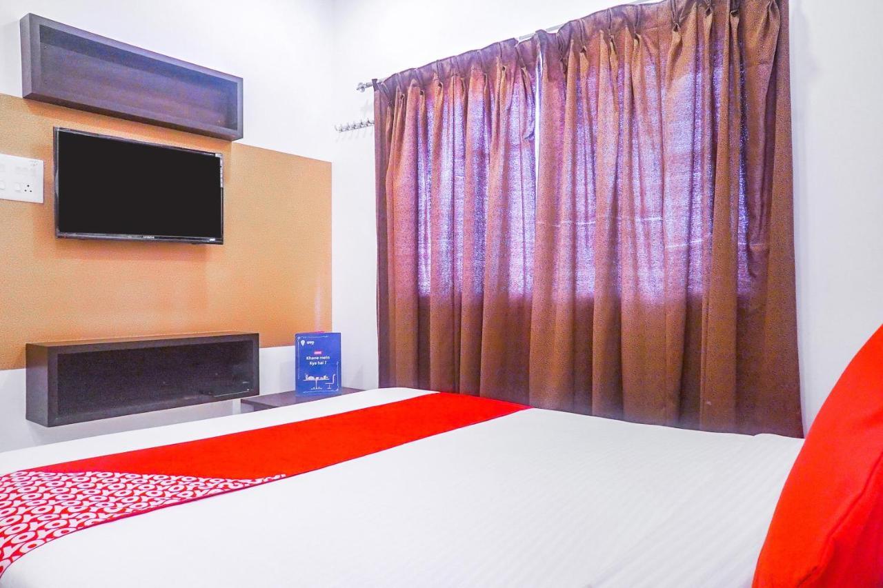 Oyo 15741 Z Inn Phursungi Exterior foto