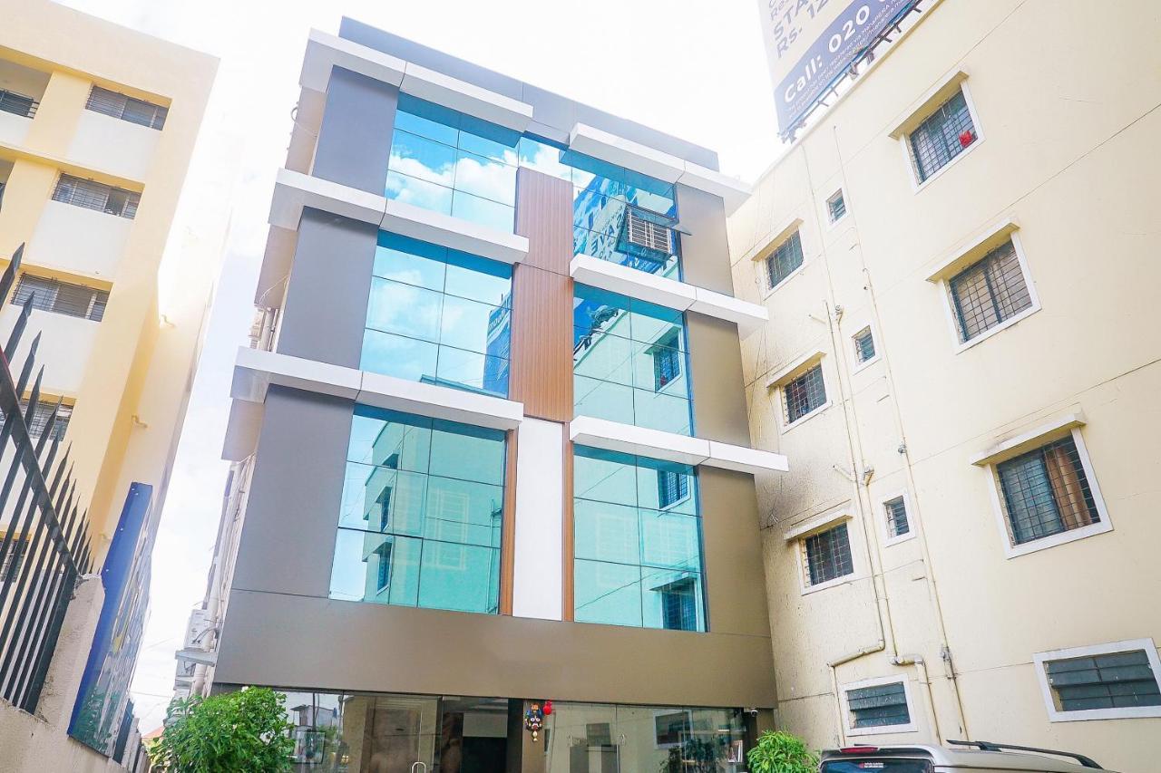 Oyo 15741 Z Inn Phursungi Exterior foto